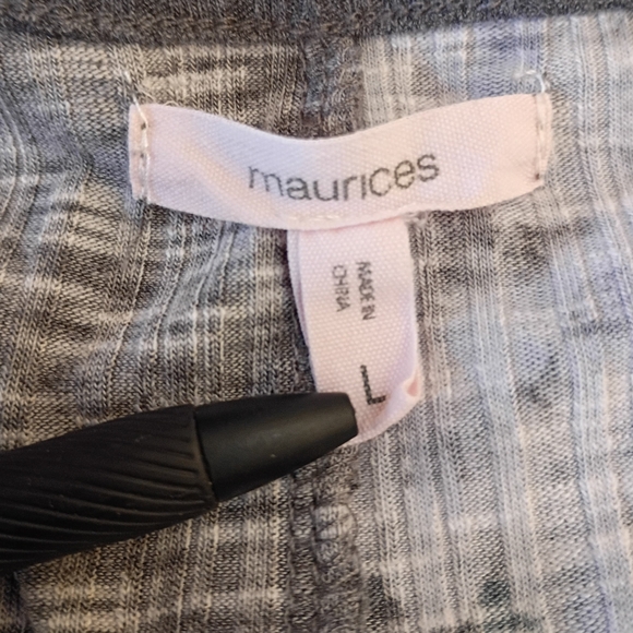 EUC Maurices Women's L Gray Blue Floral Knit Wrap Long Sleeve Office Blouse Top - Picture 5 of 6